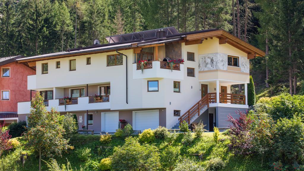 Apart Alpen Längenfeld Exterior photo
