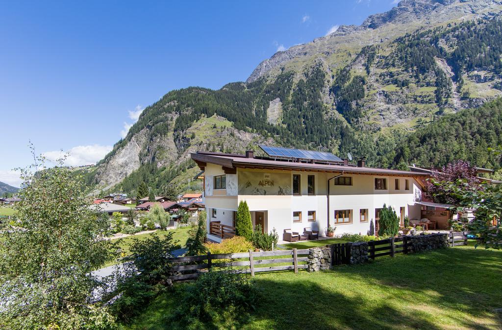 Apart Alpen Längenfeld Exterior photo