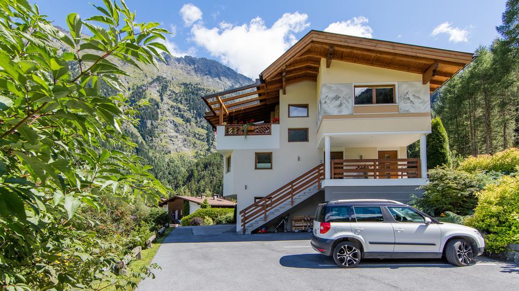Apart Alpen Längenfeld Exterior photo
